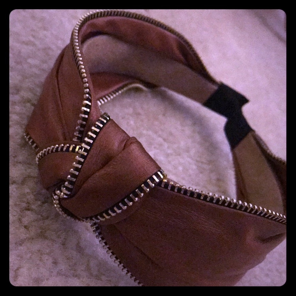 NWT headband hair zippy like wide headband